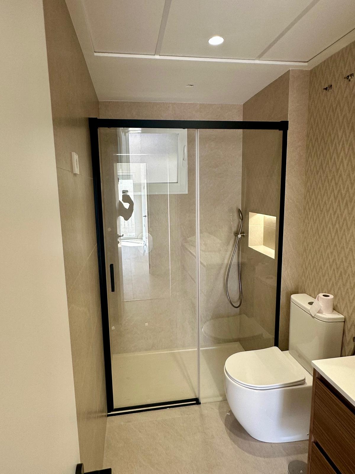 Contract frontal 1 fijo + 1 puerta  corredera