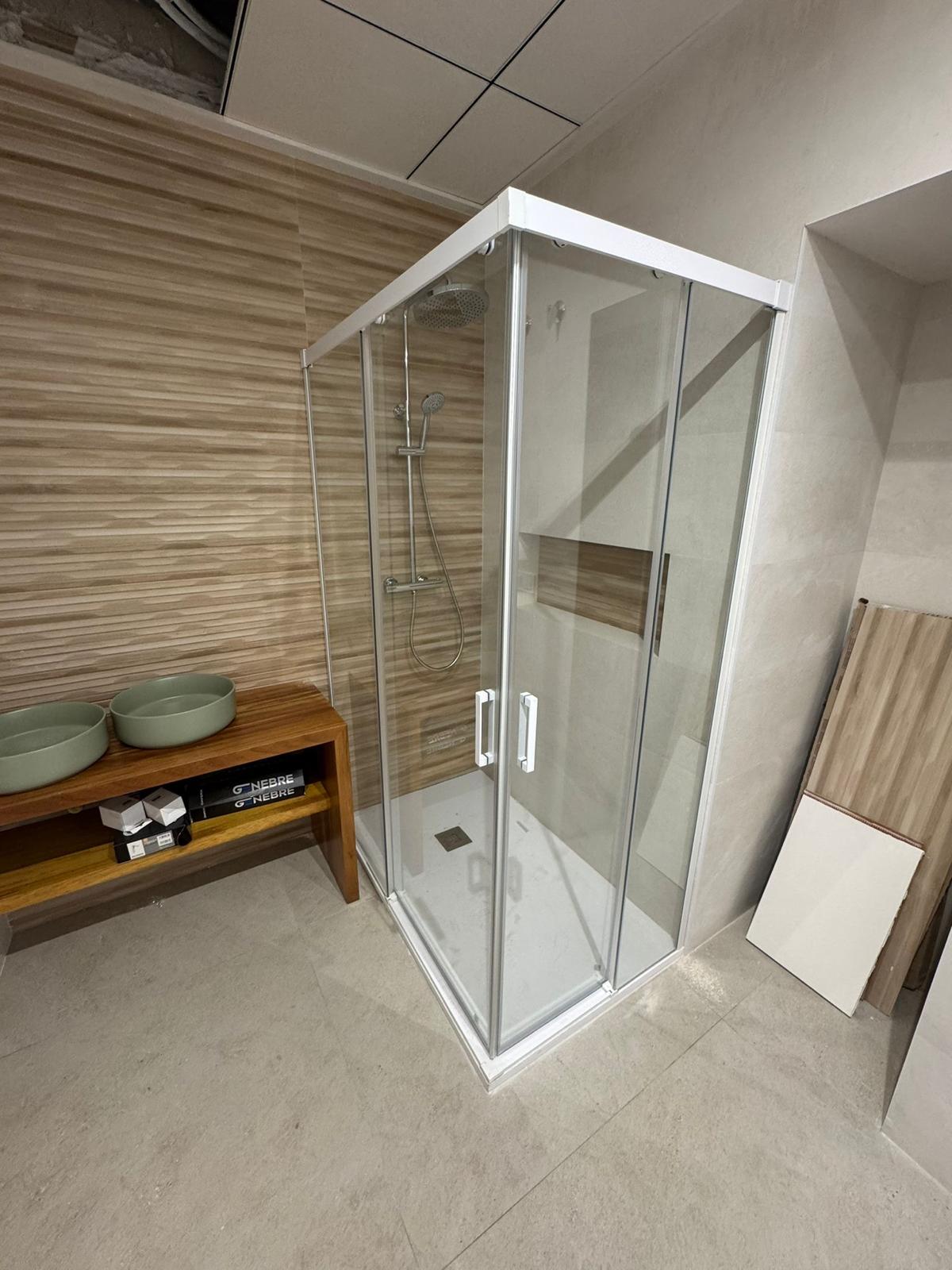 Contract vértice 2 fijos + 2 puertas  correderas