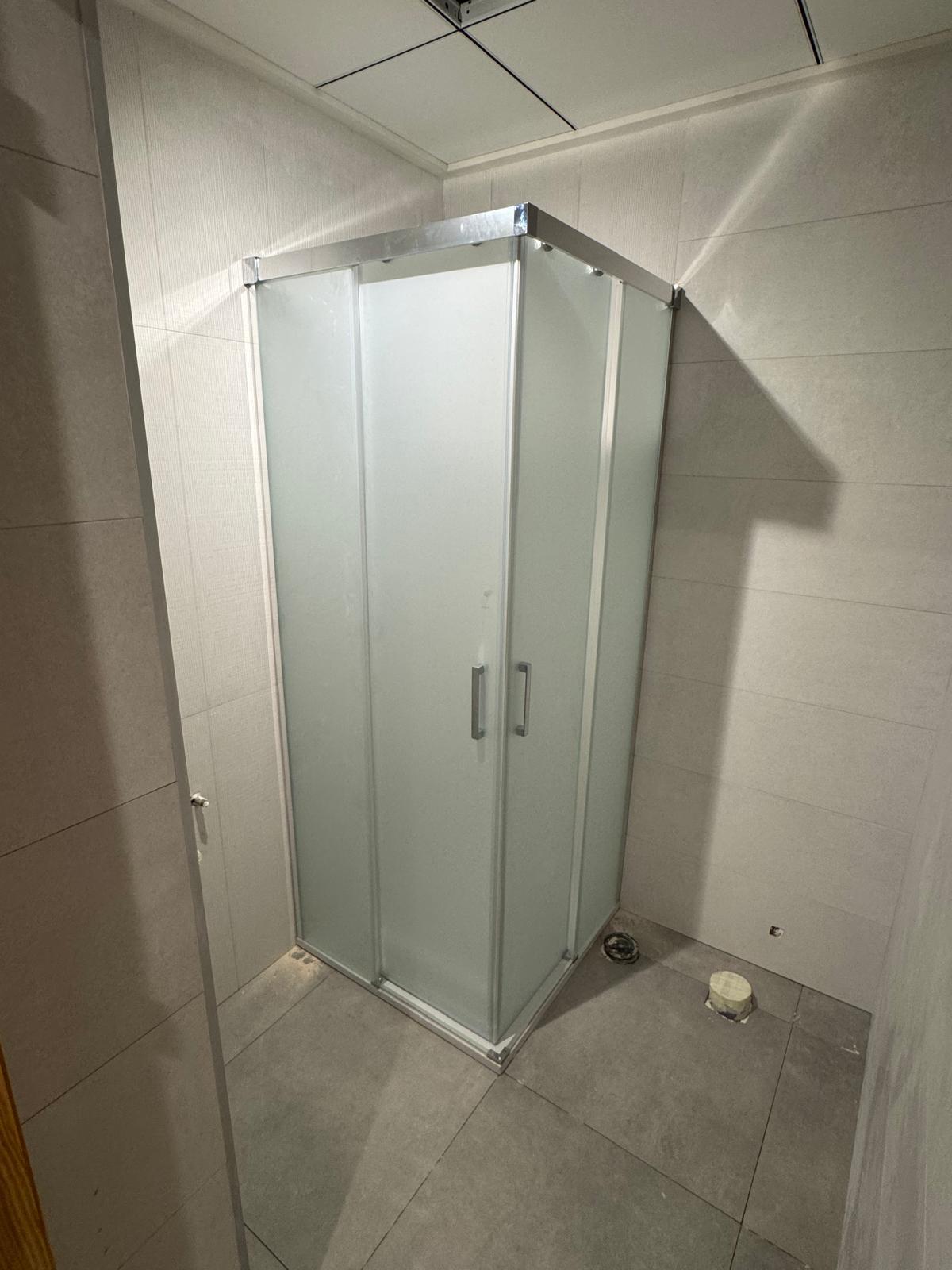 Contract vértice 2 fijos + 2 puertas  correderas