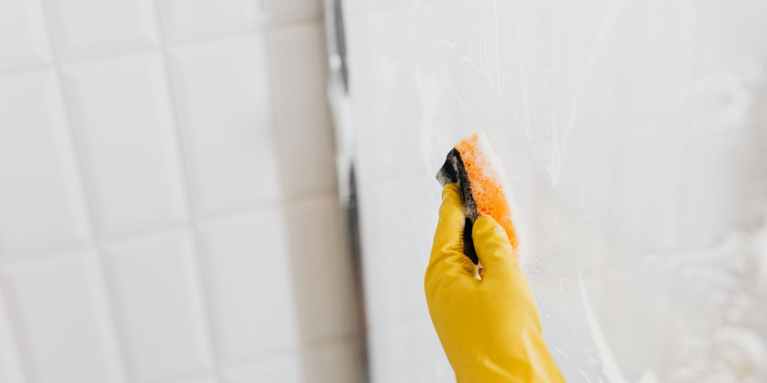 Consejos para mantener tu mampara de ducha limpia y brillante sin esfuerzo